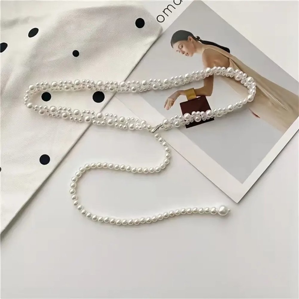 Elegant Pearl Belt
